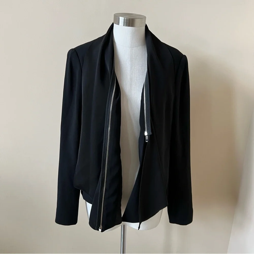 Zara Woman zipper trim open front solid black blazer 543